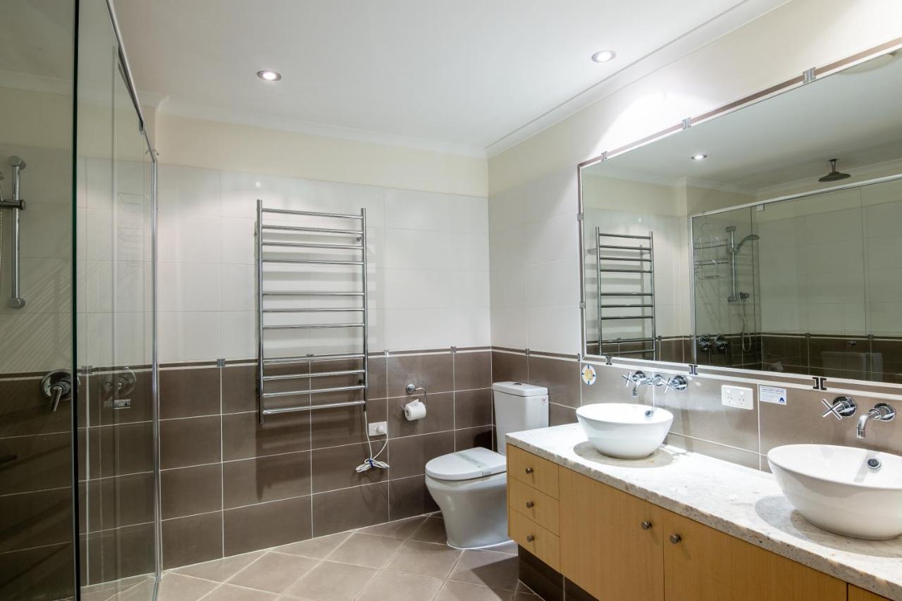 The Village Holiday Apartments At Burleigh Heads Gold Coast Dış mekan fotoğraf