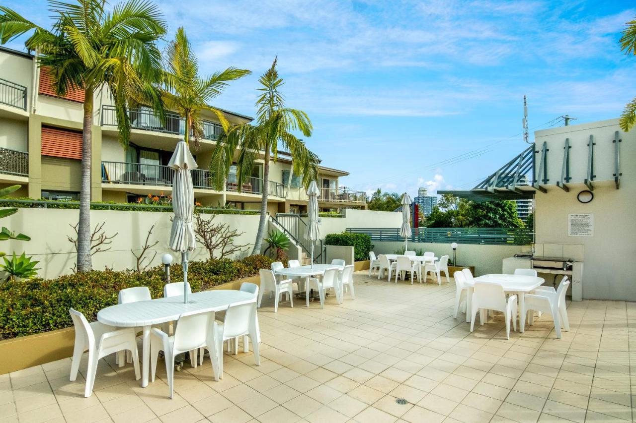 The Village Holiday Apartments At Burleigh Heads Gold Coast Dış mekan fotoğraf