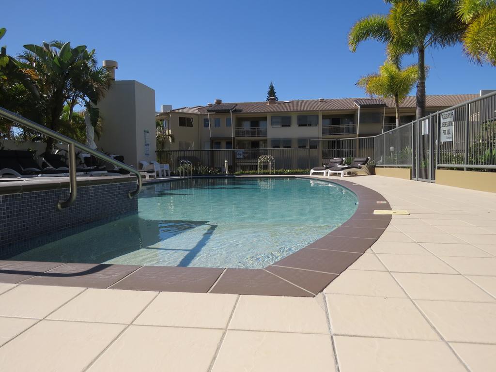 The Village Holiday Apartments At Burleigh Heads Gold Coast Dış mekan fotoğraf