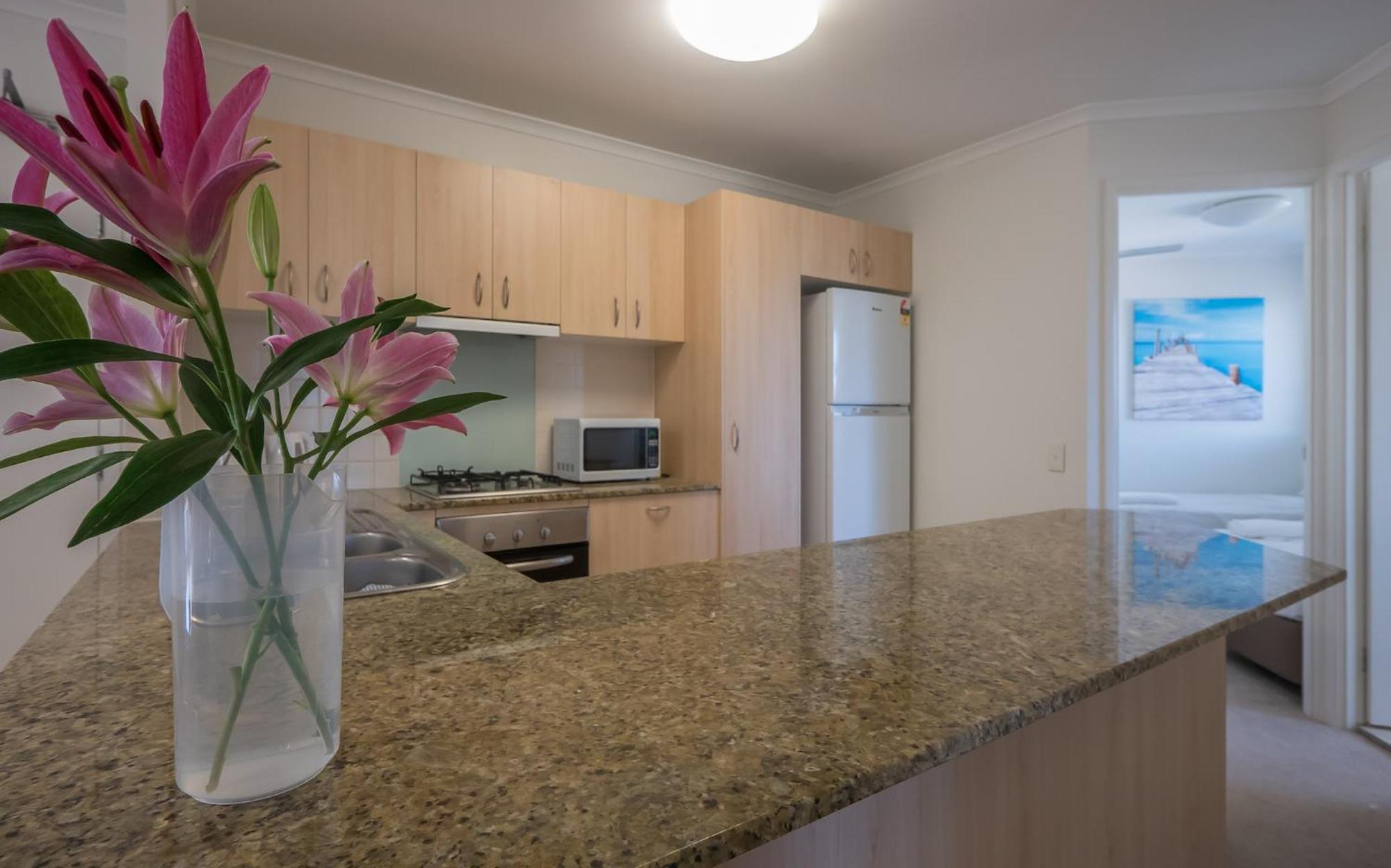 The Village Holiday Apartments At Burleigh Heads Gold Coast Dış mekan fotoğraf